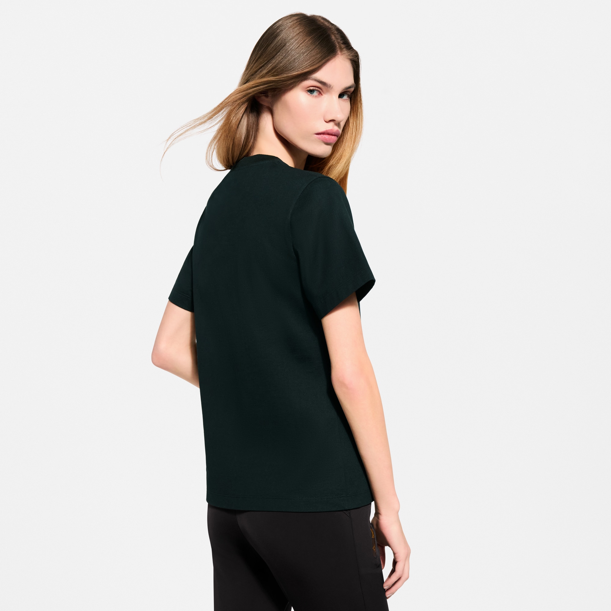 Monogram Pocket T-shirt - Ready-to-Wear 1AHURS | LOUIS VUITTON